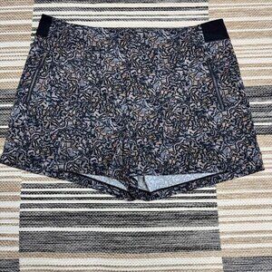 Athleta Women's Trekkie North Mid Rise Shorts Lightweight Pull On Black Size 22